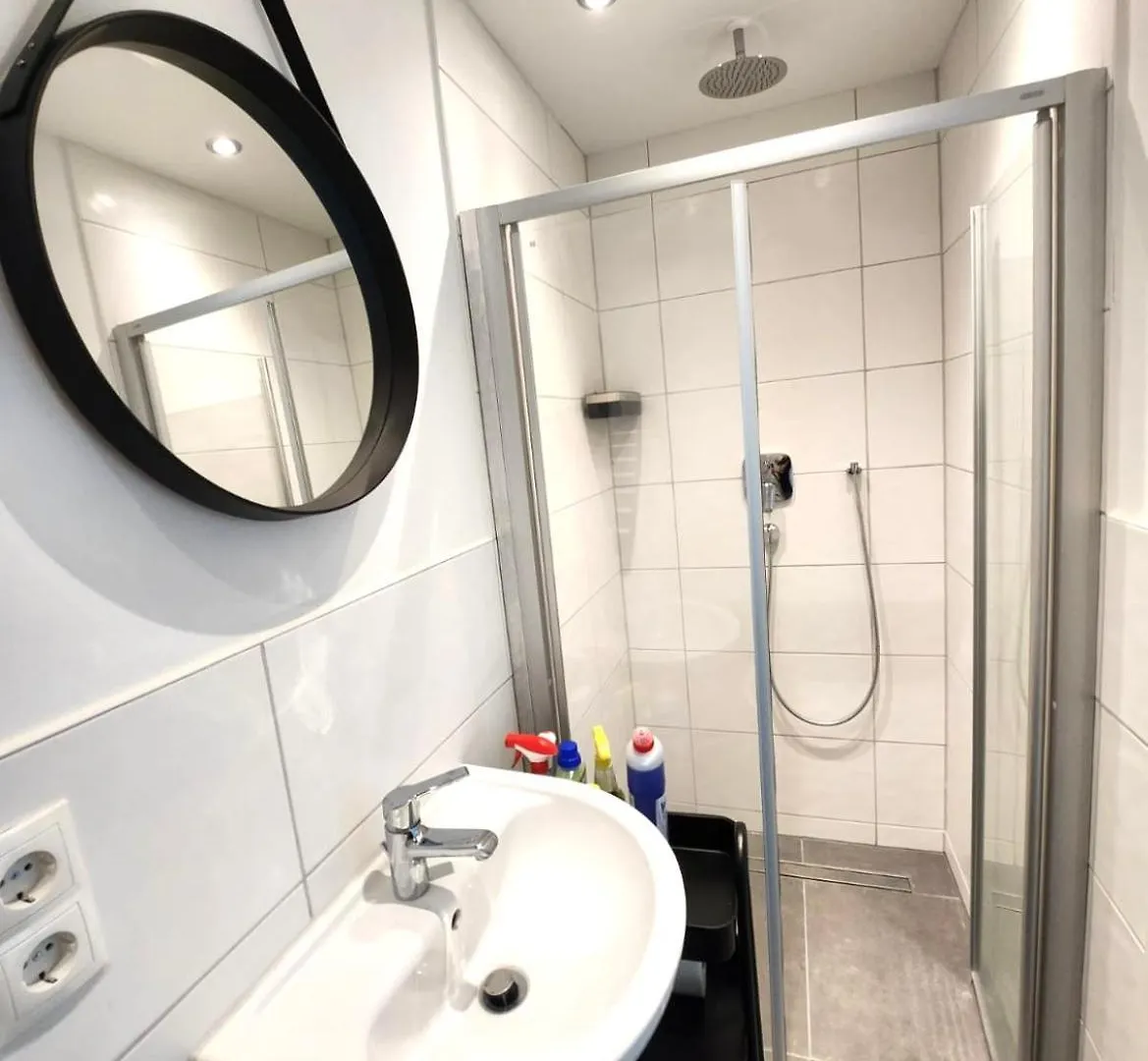 Business Apartment Mit Wifi, Kostenlos Parken & Tv, Neben Uniklinik El-Living  Augsburg